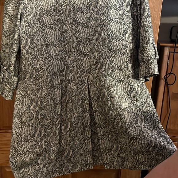 CAbi Camille snakeskin pattern jacket #3134 - Picture 5 of 8